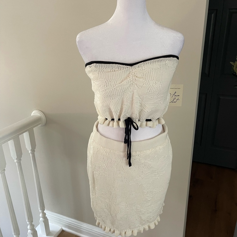 Cropped Strapless top and Loose Knit Skirt Set